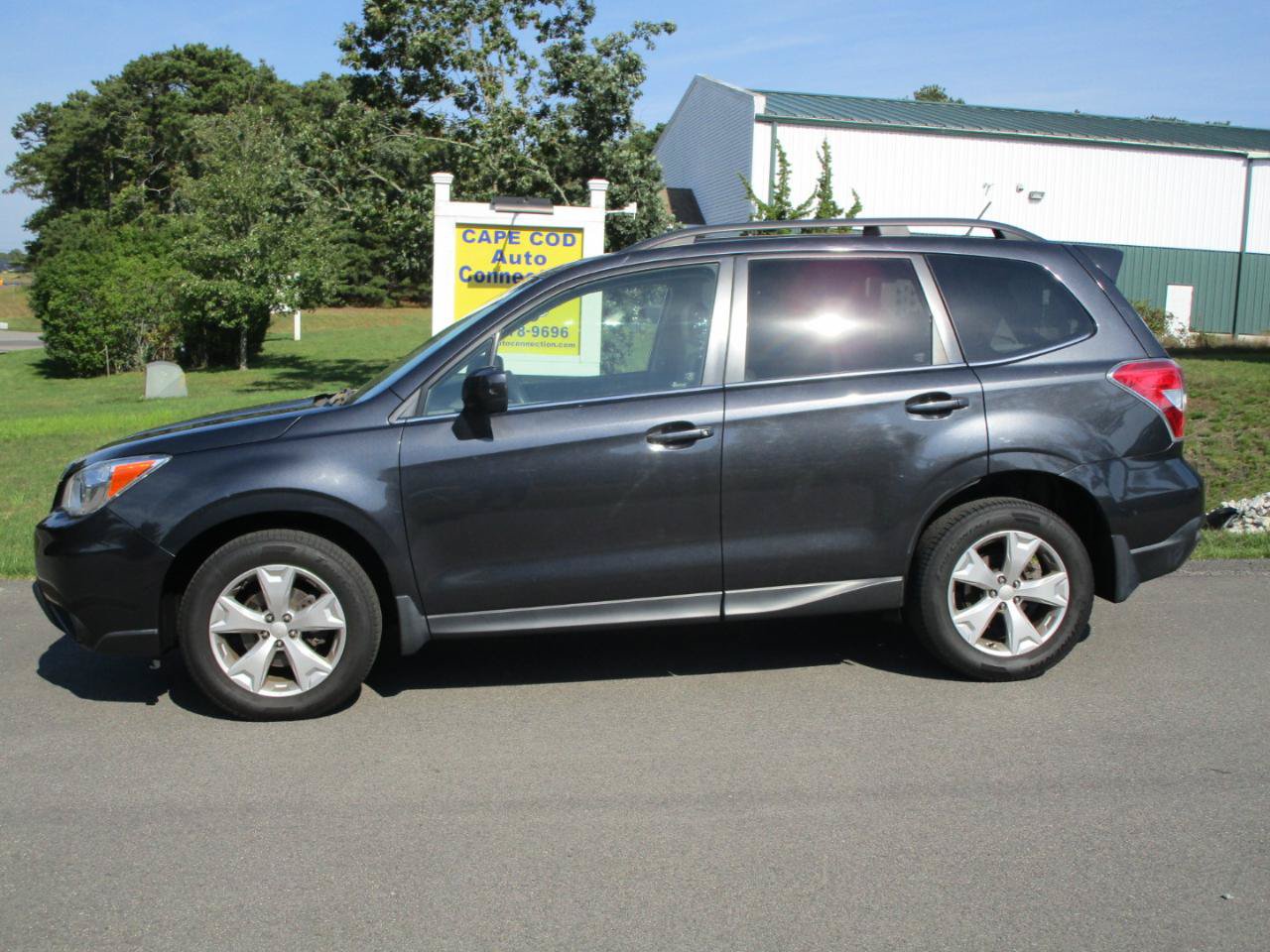 Used 2015 Subaru Forester 2.5i Limited AWD/4WD image 2