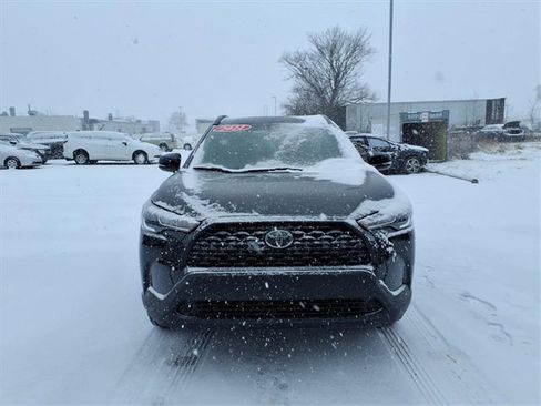 Certified 2022 Toyota Corolla Cross LE image 2
