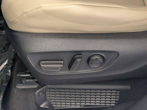 Used 2021 Toyota Sienna XLE w/ XLE Plus Package FWD image 14