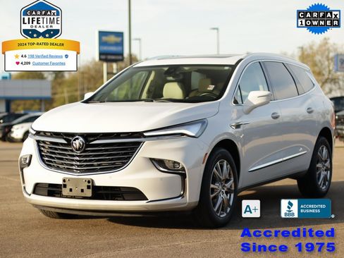Used 2023 Buick Enclave Essence w/ Experience Buick Package image 3