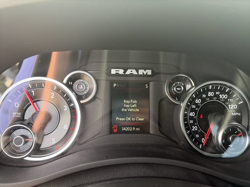 Used 2024 RAM 2500 Big Horn w/ Night Edition AWD/4WD image 28