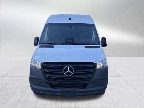 Used 2025 Mercedes-Benz Sprinter 2500 image 2