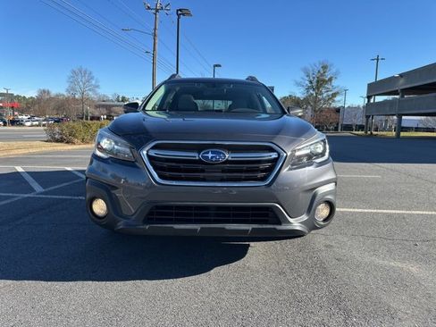 Used 2018 Subaru Outback 2.5i Limited image 2