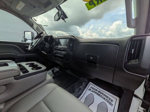 Used 2016 GMC Sierra 2500 4x4 Crew Cab w/ Sierra Convenience Package image 18
