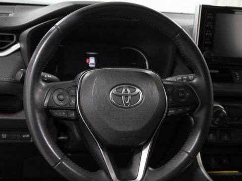 Used 2019 Toyota RAV4 Limited image 7