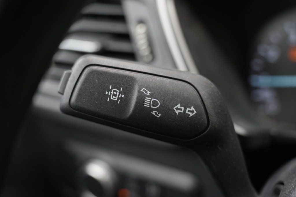 Used 2020 Ford Escape SE FWD image 46