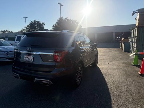 Used 2017 Ford Explorer Platinum AWD/4WD image 3