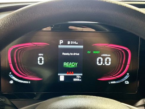 Certified 2025 Kia Sportage LX AWD/4WD image 15