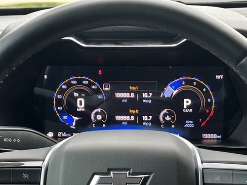 Used 2025 Chevrolet Colorado ZR2 w/ Technology Package AWD/4WD image 15