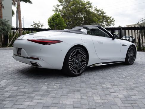 Used 2026 Mercedes-Benz Maybach SL 680 image 3