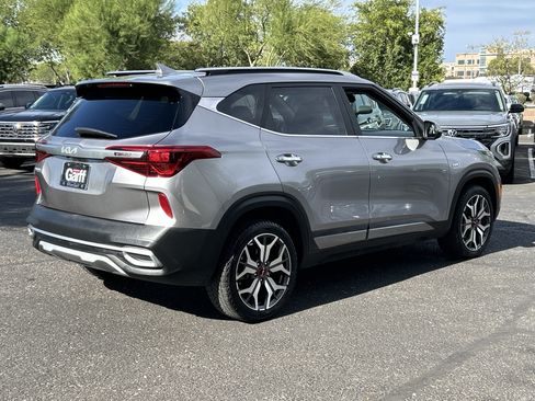 Used 2022 Kia Seltos SX w/ Sunroof Package AWD/4WD image 4
