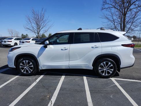 Used 2022 Toyota Highlander XLE image 16