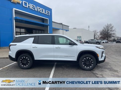 New 2026 Chevrolet Traverse Z71 w/ Enhanced Driving Package AWD/4WD image 2