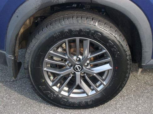 Used 2023 Nissan Rogue S AWD/4WD image 34