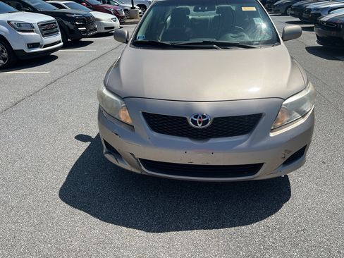 Used 2010 Toyota Corolla LE image 2