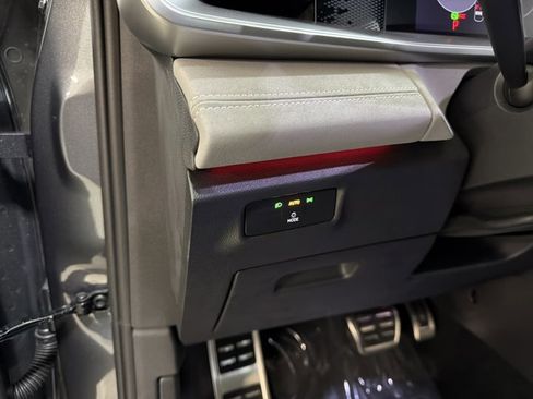 New 2026 Volkswagen Tiguan SE R-Line AWD/4WD image 36