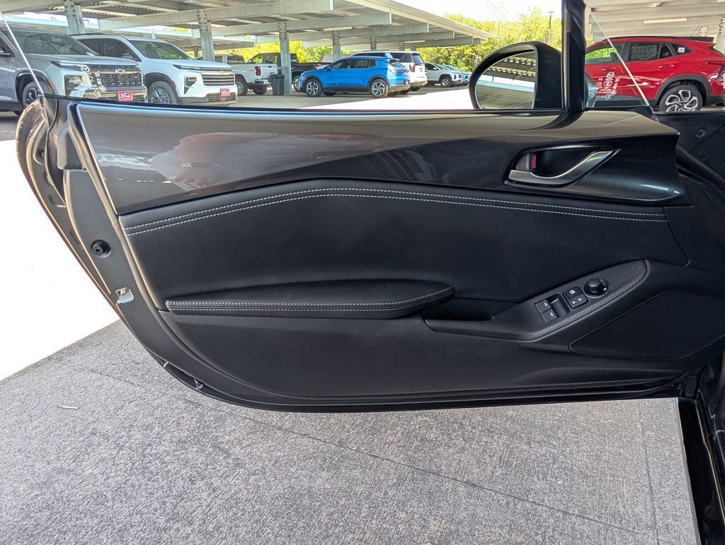 Used 2025 MAZDA MX-5 Miata RF Grand Touring RWD image 15