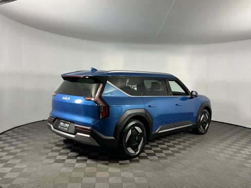 Used 2024 Kia EV9 Wind image 8