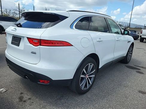 Used 2019 Jaguar F-PACE Prestige image 3