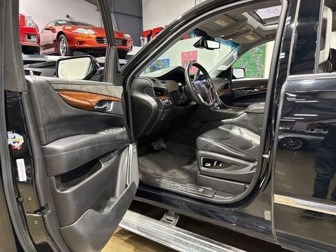 Used 2015 Cadillac Escalade Premium RWD image 69