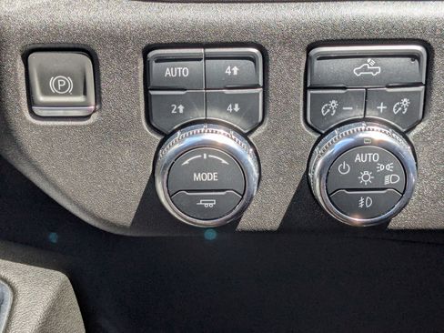 Used 2024 GMC Sierra 1500 Elevation w/ Preferred Package AWD/4WD image 21