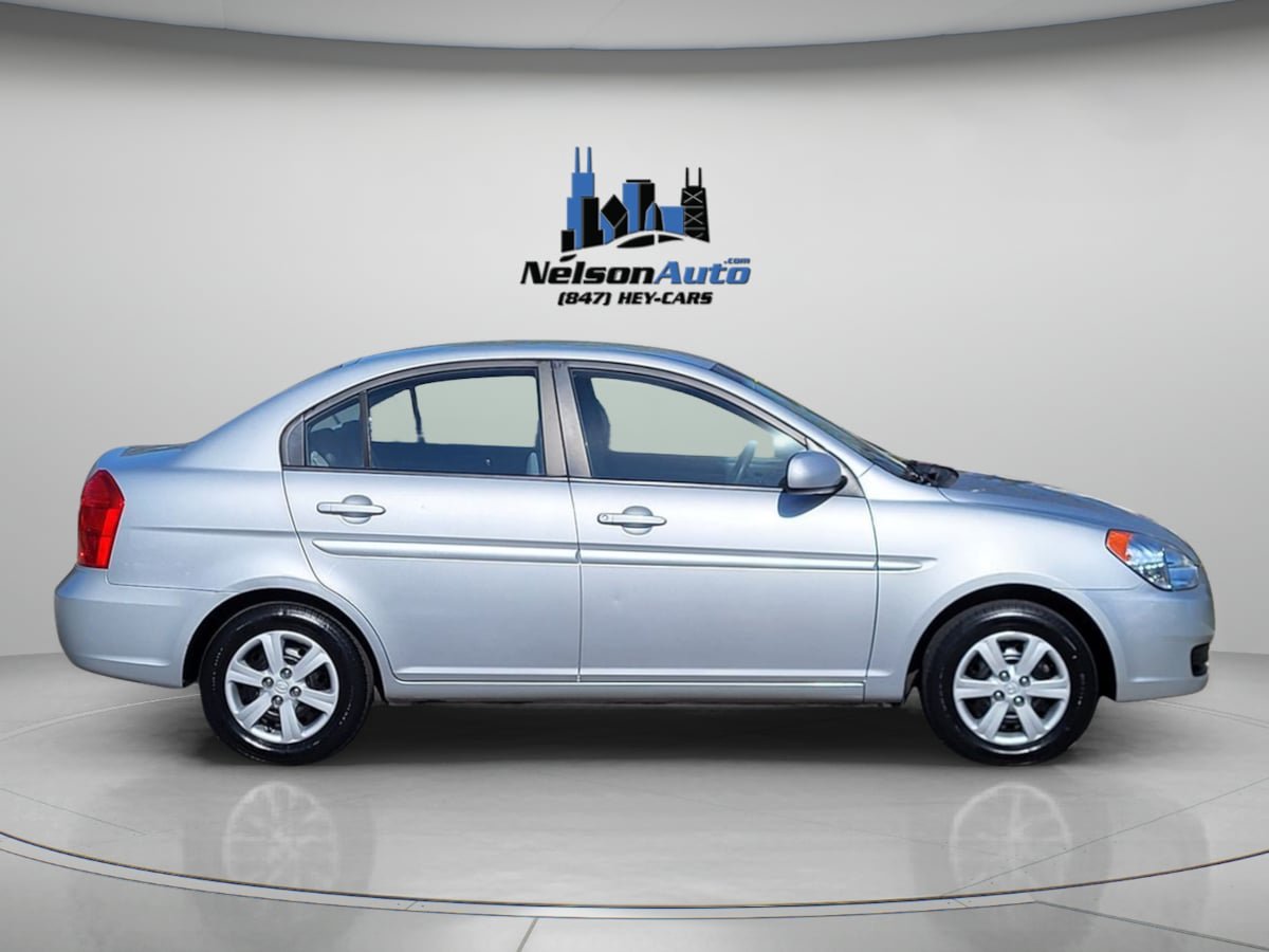 Used 2011 Hyundai Accent GLS FWD image 3
