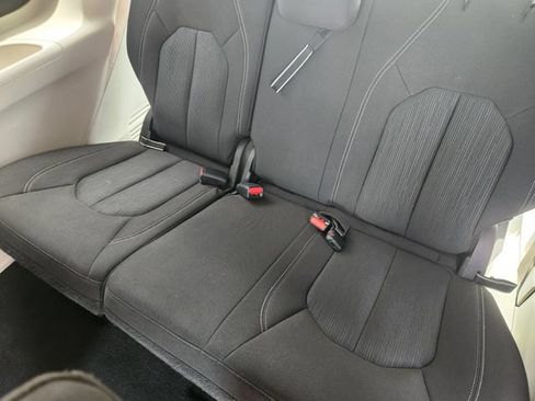 Used 2022 Chrysler Voyager LX FWD image 28