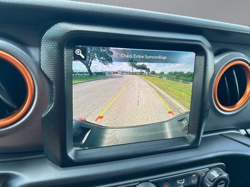 Used 2022 Jeep Gladiator Mojave w/ LED Lighting Group AWD/4WD image 21