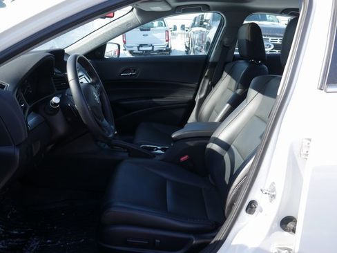 Used 2016 Acura ILX image 2