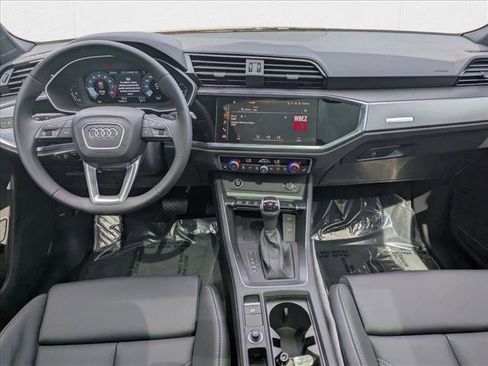 New 2025 Audi Q3 2.0T Premium image 16