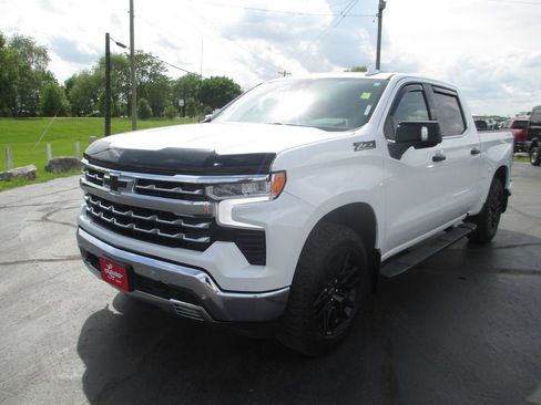 Used 2025 Chevrolet Silverado 1500 LTZ w/ LTZ Premium Package AWD/4WD image 11