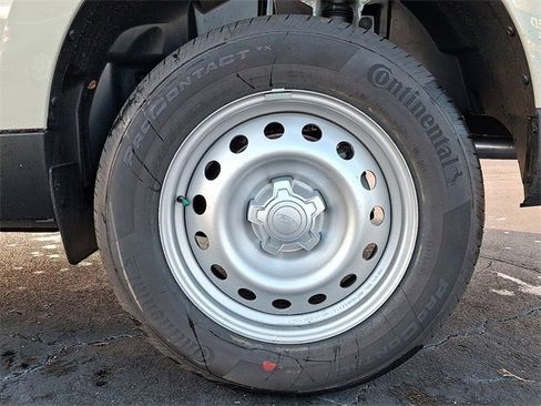 New 2025 Ford Maverick XL image 18