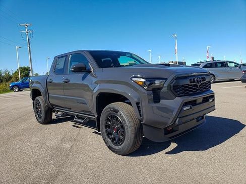 New 2025 Toyota Tacoma TRD Sport image 3