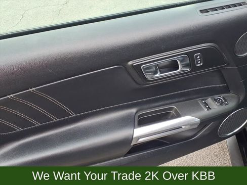 Used 2017 Ford Mustang Premium image 10