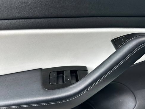 Used 2018 Tesla Model 3 Long Range AWD/4WD image 11