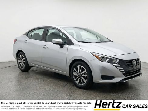 Used 2025 Nissan Versa SV image 1