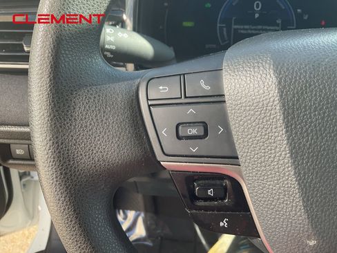 Used 2025 Toyota Camry LE image 9