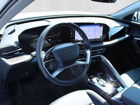 Certified 2025 Audi Q5 Premium w/ Convenience Package AWD/4WD image 15