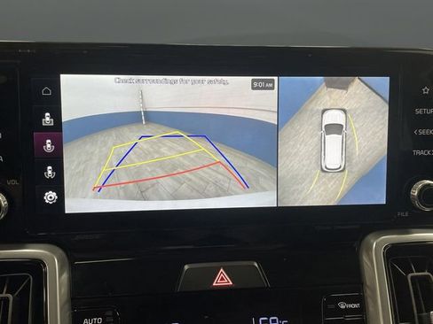 Used 2023 Kia Sorento SX image 11