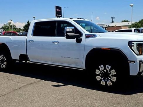 New 2026 GMC Sierra 2500 Denali w/ Denali Reserve Package AWD/4WD image 2
