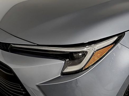 Used 2024 Toyota Corolla LE w/ LE Convenience Package image 9