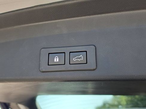 Used 2024 Subaru Ascent Limited w/ Technology Package AWD/4WD image 11
