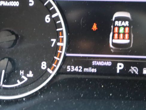 Used 2024 Nissan Pathfinder SV FWD image 11