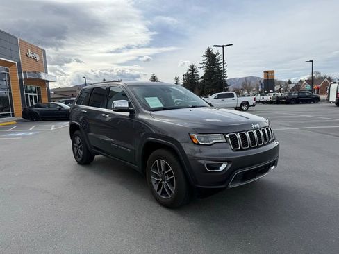 Used 2020 Jeep Grand Cherokee Limited w/ Luxury Group II image 2