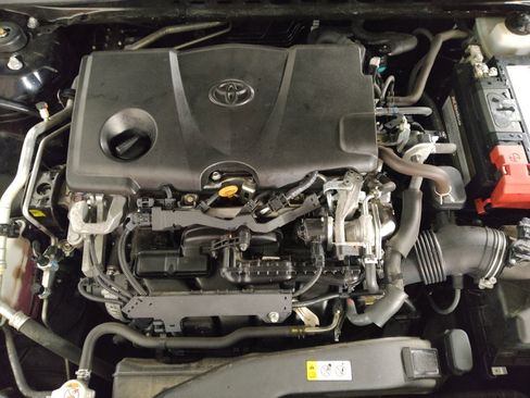Used 2019 Toyota Camry XLE image 30