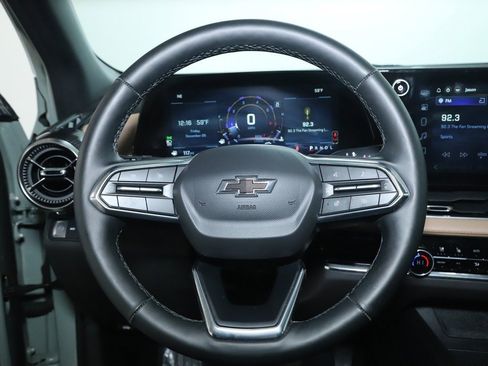 Used 2025 Chevrolet Equinox ACTIV w/ Safety and Technology Package image 21