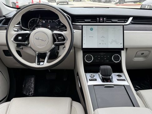Used 2022 Jaguar F-PACE S image 29