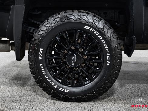 Used 2019 Chevrolet Silverado 3500 High Country w/ Duramax Plus Package image 11