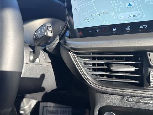 Used 2025 Ford Escape SE image 32