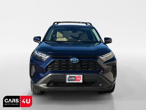 Used 2022 Toyota RAV4 XLE w/ Convenience Package AWD/4WD image 2